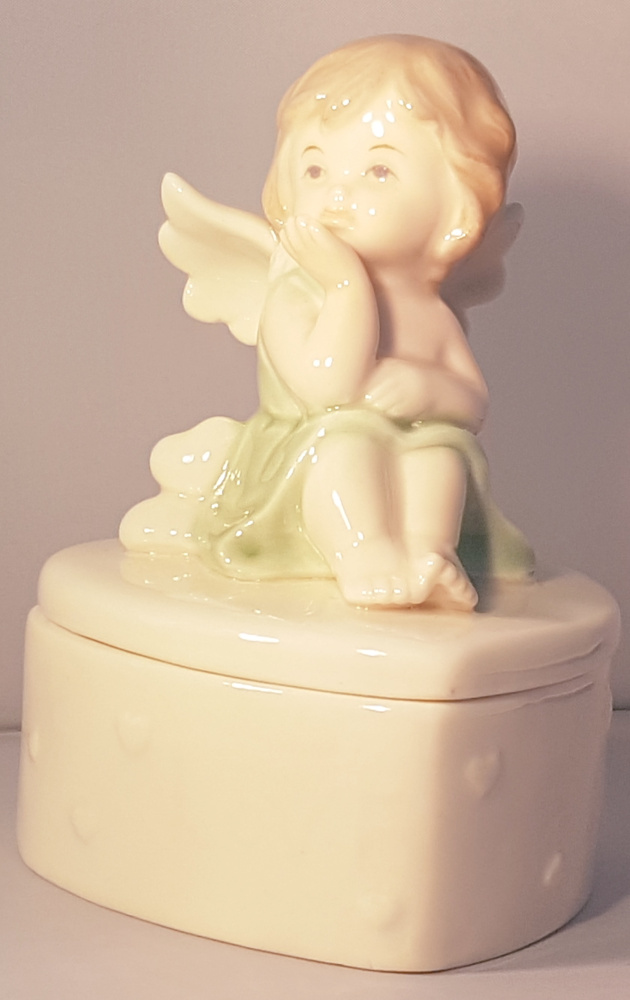 Porzellanschatulle mit Engelsfigur